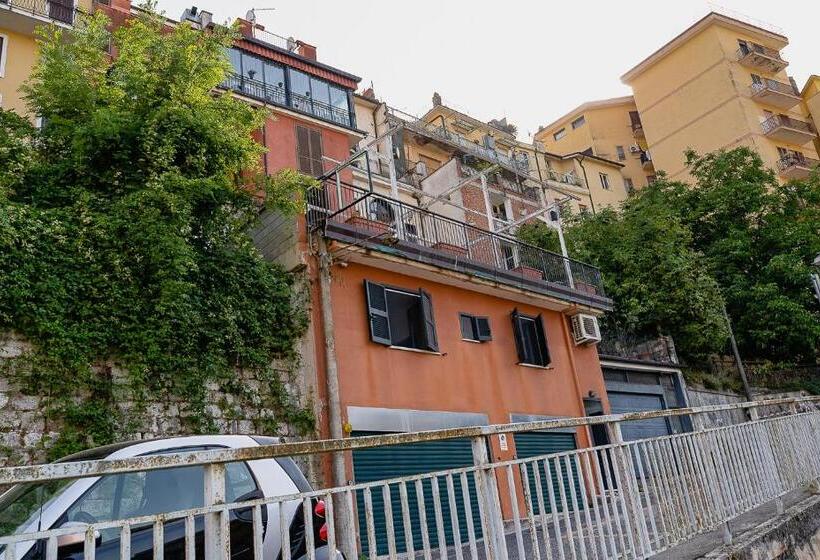 اتاق اکونومی, Ristorante Garibaldi