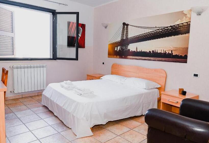 اتاق اکونومی یک تخته, Ristorante Garibaldi