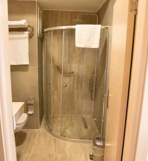 Habitación Clásica con Balcón, Simsek