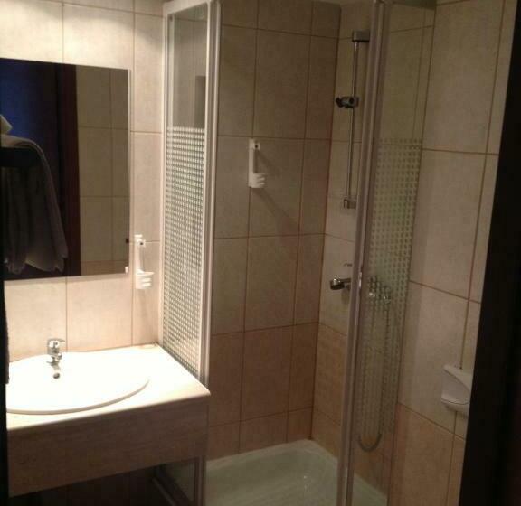 חדר סטנדרט, Tenishouse