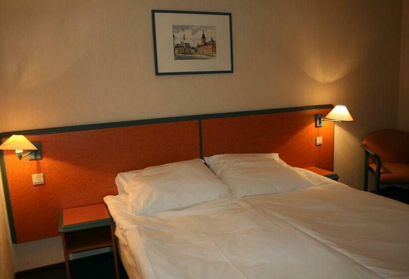 חדר סטנדרט, Tenishouse