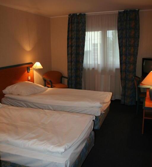 חדר סטנדרט, Tenishouse