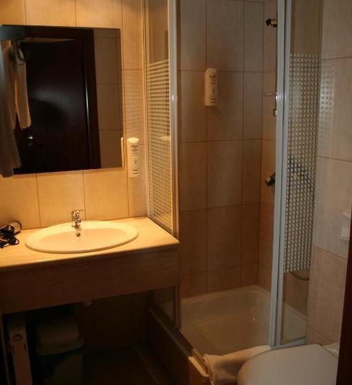 חדר סטנדרט, Tenishouse