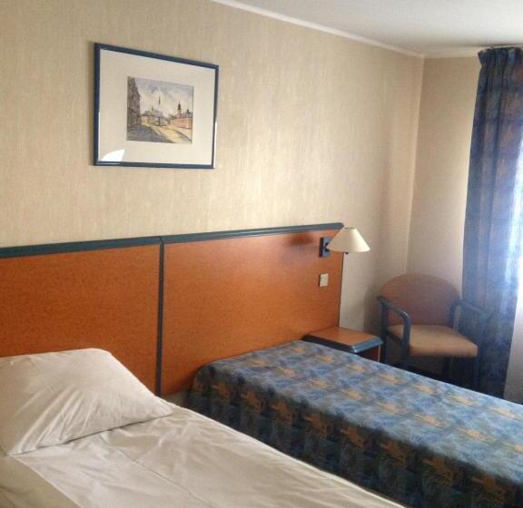 חדר סטנדרט יחיד, Tenishouse