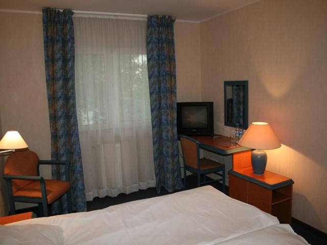 חדר סטנדרט יחיד, Tenishouse