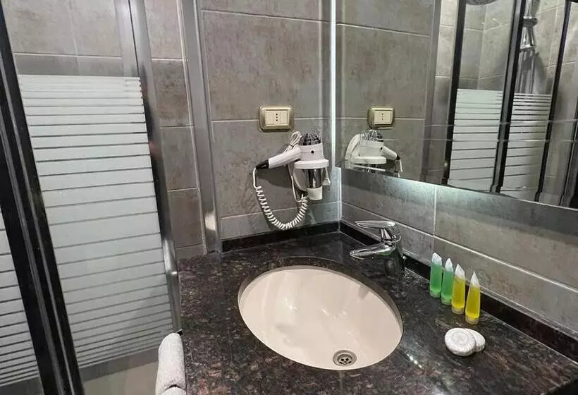 اتاق خانوادگی, Torino Hotel Amman
