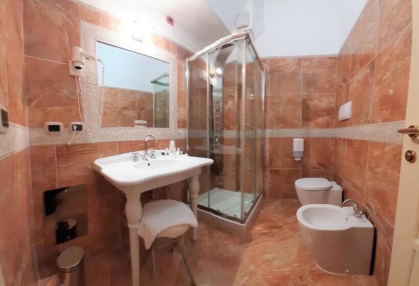 غرفة قياسية مزوَّدة بشُرفة, Regina Di Saba   Hotel Villa Per Ricevimenti