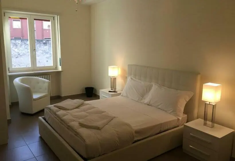 اتاق استاندارد با سرویس بهداشتی مشترک, 3jolie Rooms