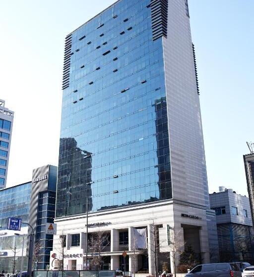 Quarto Quádruplo Estandar, Sam Stay Hongdae