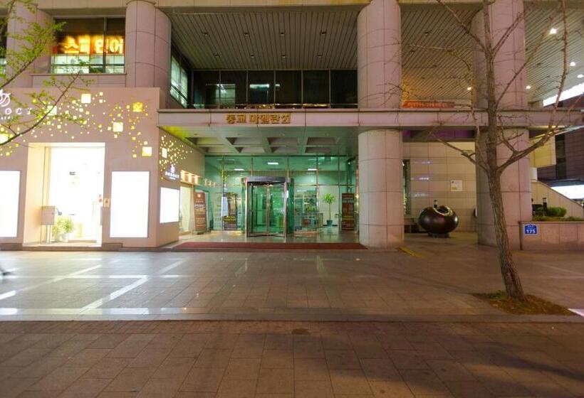 Quarto Quádruplo Estandar, Sam Stay Hongdae