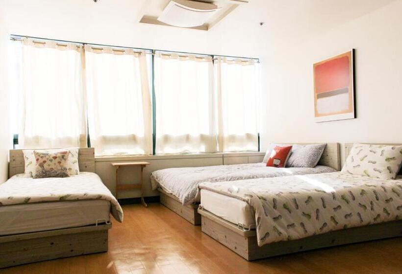 Quarto Quádruplo Estandar, Sam Stay Hongdae