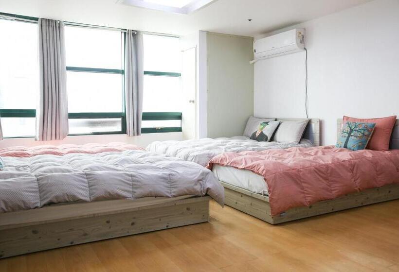 Quarto Familiar Deluxe, Sam Stay Hongdae