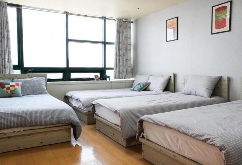 Quarto Familiar Deluxe, Sam Stay Hongdae