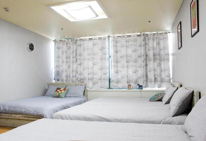 Quarto Familiar Deluxe, Sam Stay Hongdae