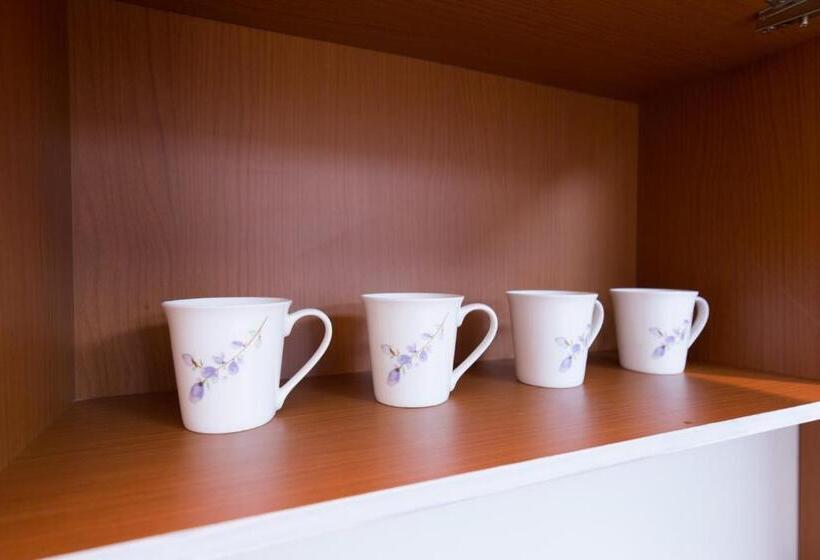 Quarto Triplo Estandar, Sam Stay Hongdae