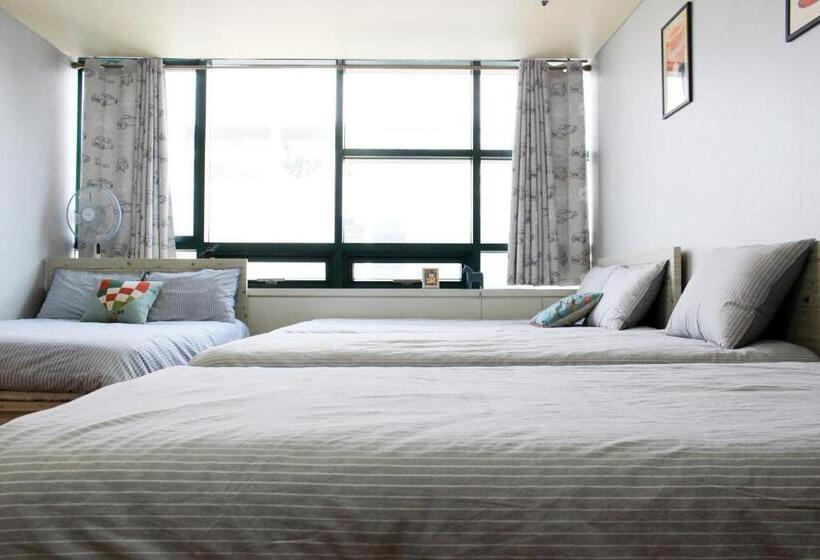 Quarto Familiar Deluxe, Sam Stay Hongdae