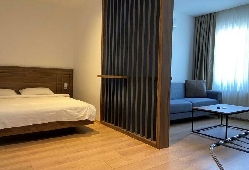 اتاق سوپریور, Herakles Thermal