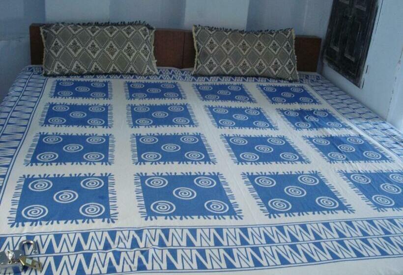 Deluxe Rum, Lake View