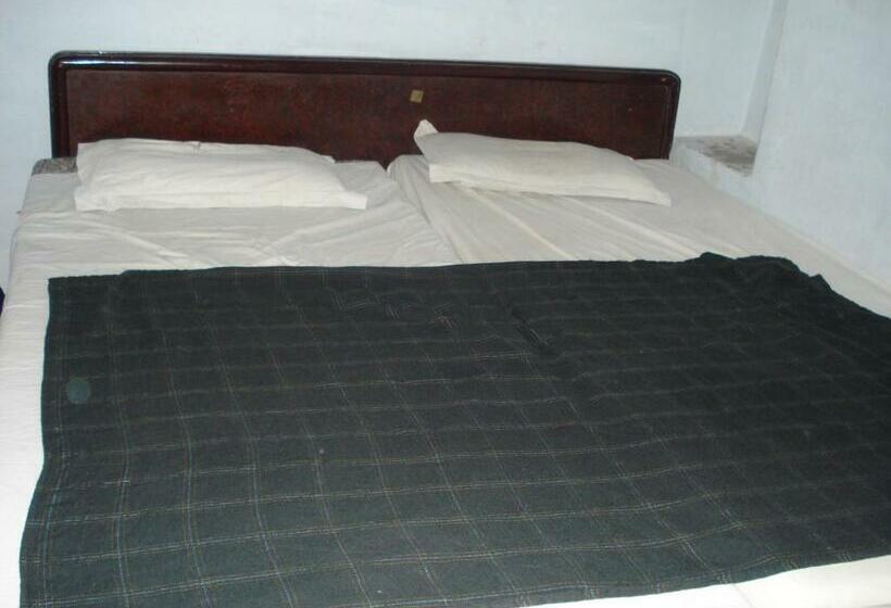 Deluxe Rum, Lake View