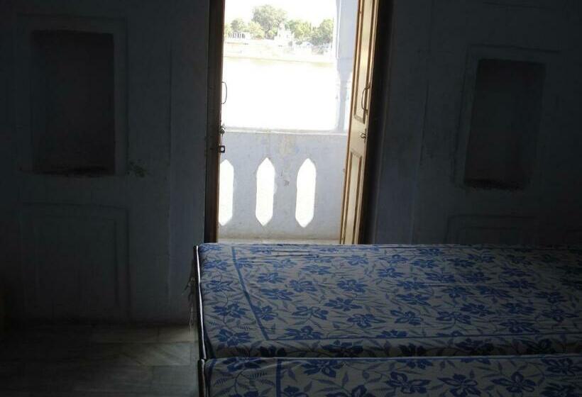 Standardrum Delat Badrum, Lake View