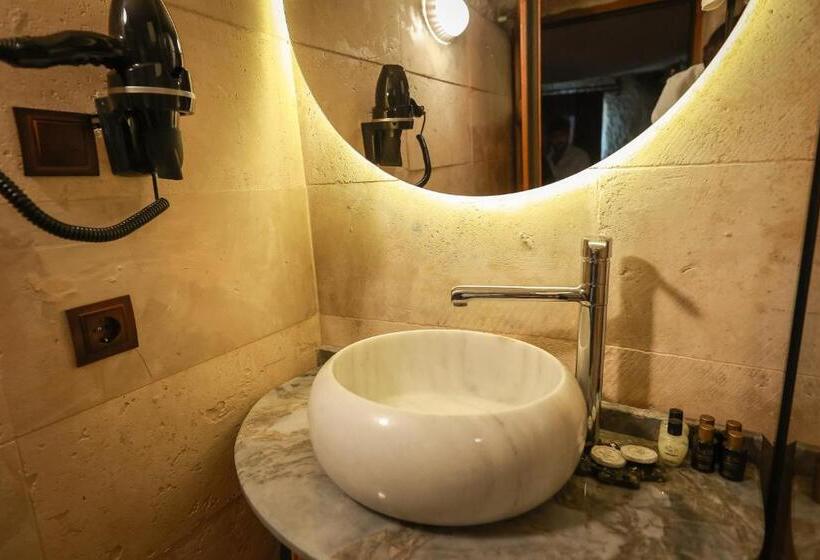 سوئیت با وان آب گرم, Mia Cappadocia Cave