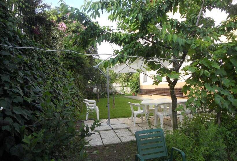 اتاق استاندارد سه نفره, B&b Il Girasole