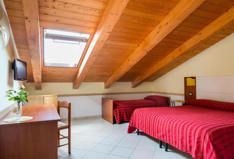 اتاق استاندارد سه نفره, B&b Il Girasole