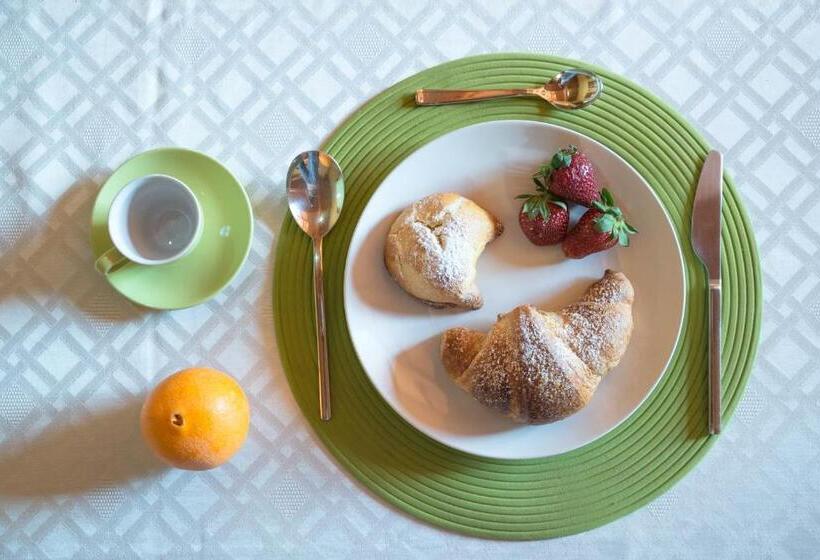 اتاق استاندارد سه نفره, B&b Il Girasole