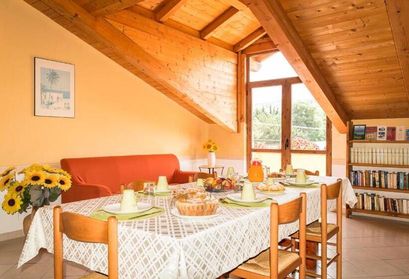 اتاق استاندارد سه نفره, B&b Il Girasole