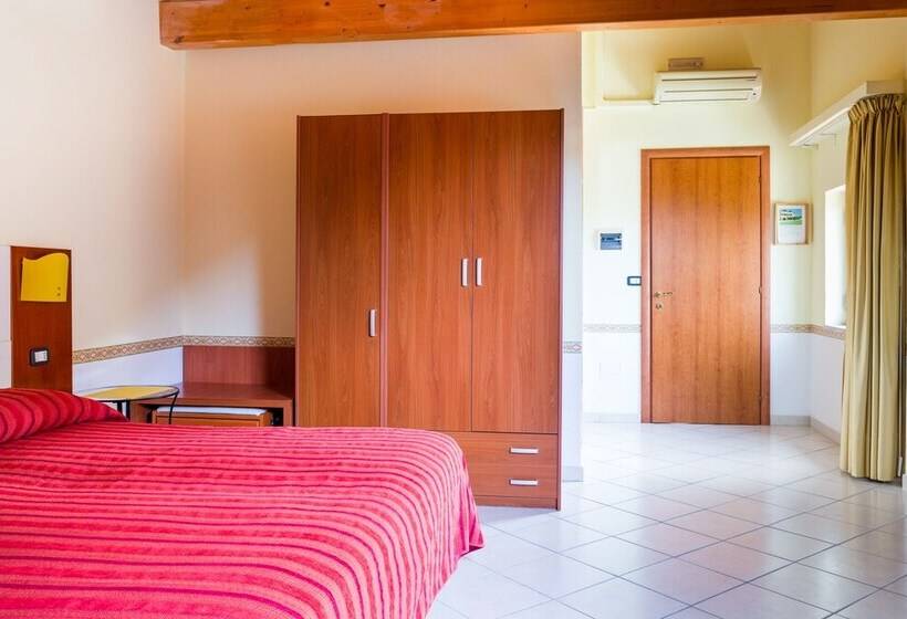 اتاق استاندارد سه نفره, B&b Il Girasole