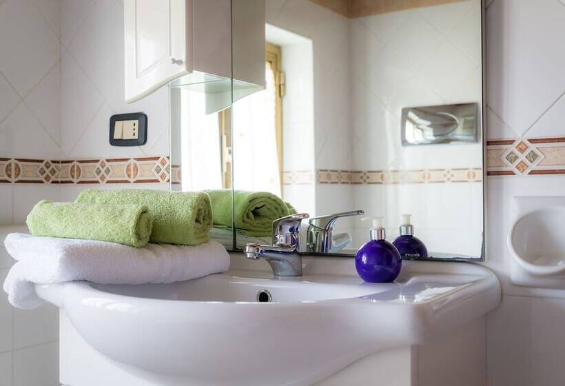 اتاق استاندارد سه نفره, B&b Il Girasole