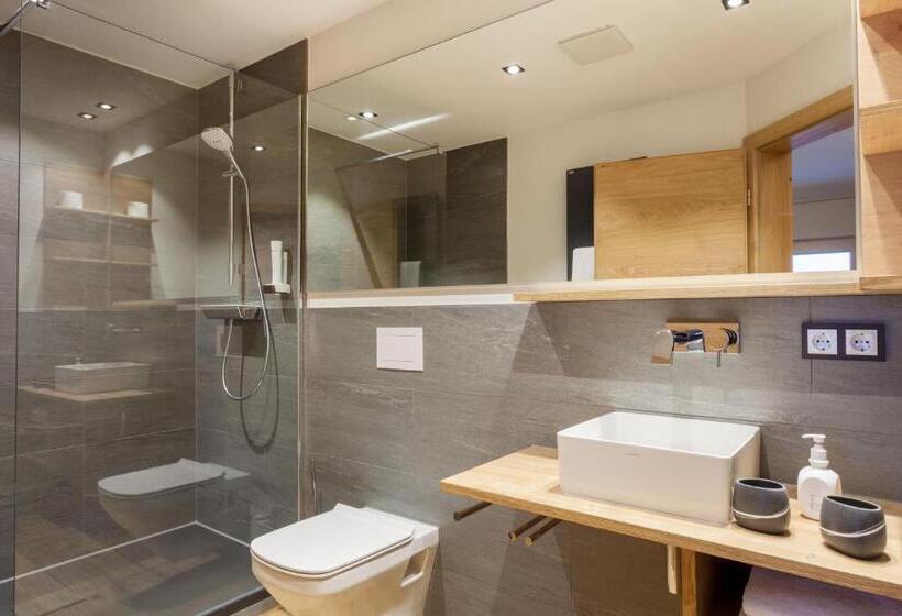 Полулюкс с Балконом, Panorama Allgäu Spa Resort