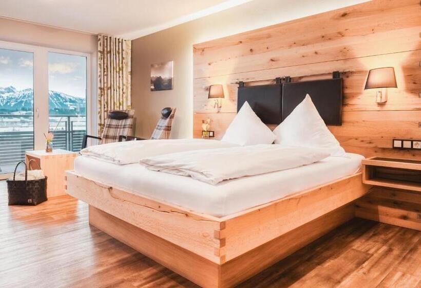 Полулюкс с Балконом, Panorama Allgäu Spa Resort