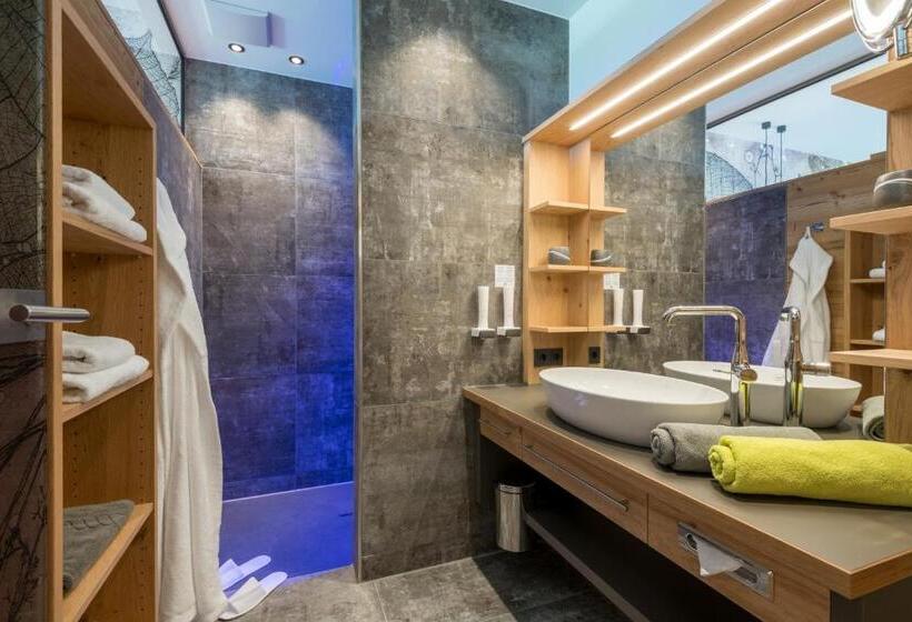 Полулюкс Одноместный с Террасой, Panorama Allgäu Spa Resort