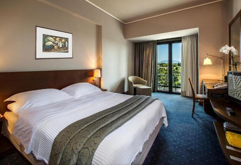 Номер Superior, Dekelia