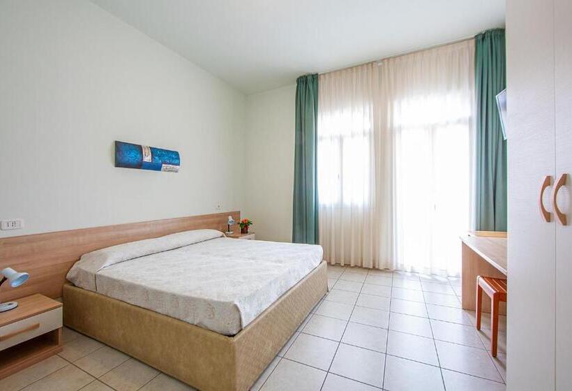 חדר אקונומי, Ginevra