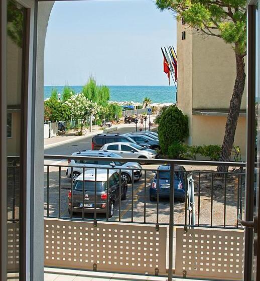 חדר סטנדרט צדדי נוף לים, Ginevra