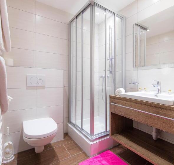 اتاق استاندارد سه نفره, Pension Jaqueline