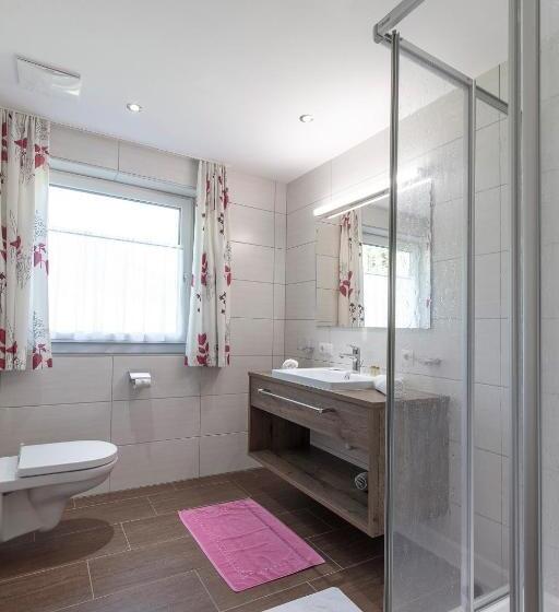 آپارتمان 1 خوابه با بالکن, Pension Jaqueline