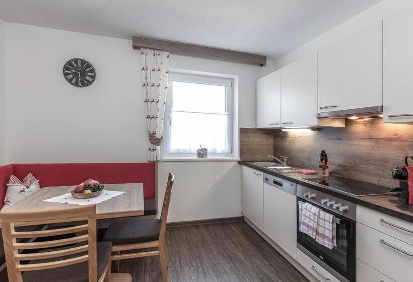 آپارتمان 1 خوابه با بالکن, Pension Jaqueline