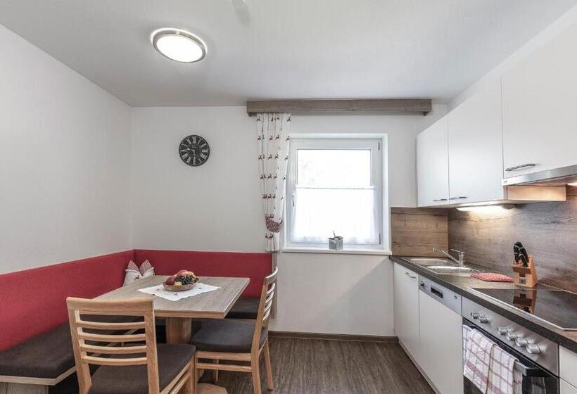 آپارتمان 1 خوابه با بالکن, Pension Jaqueline