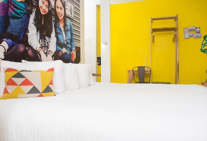 Номер Стандарт, The Corner London City