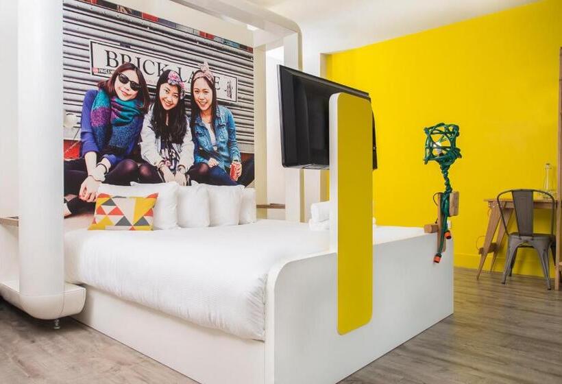 Номер Стандарт, The Corner London City