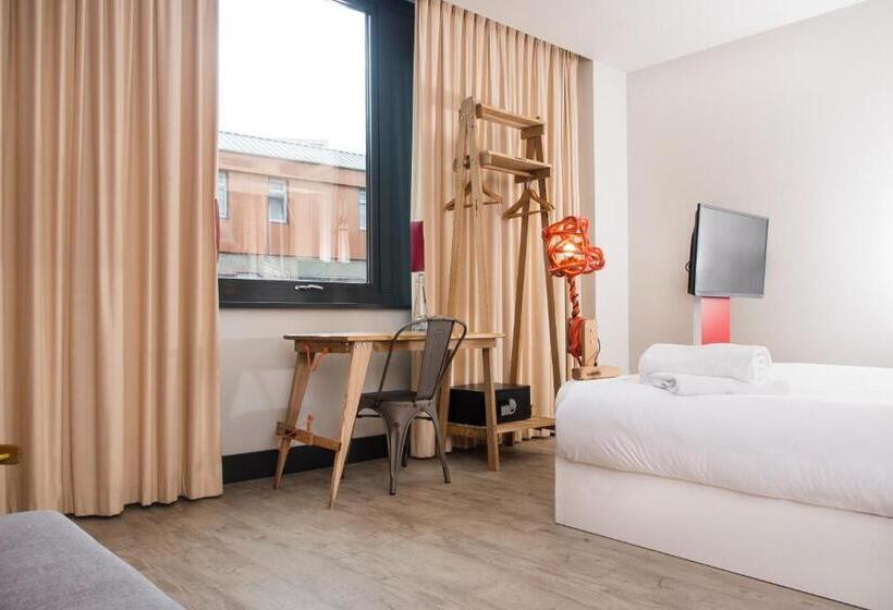 Номер Executive, The Corner London City