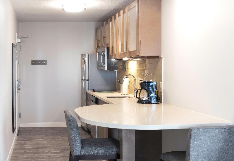 Номер Стандарт, The Corner London City