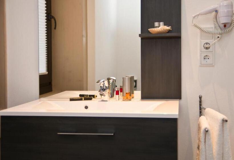 주니어 스위트, Troll S Brauhaus