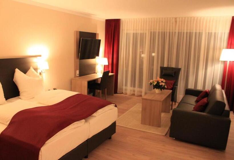 주니어 스위트, Troll S Brauhaus