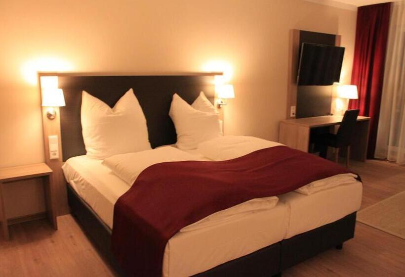 주니어 스위트, Troll S Brauhaus