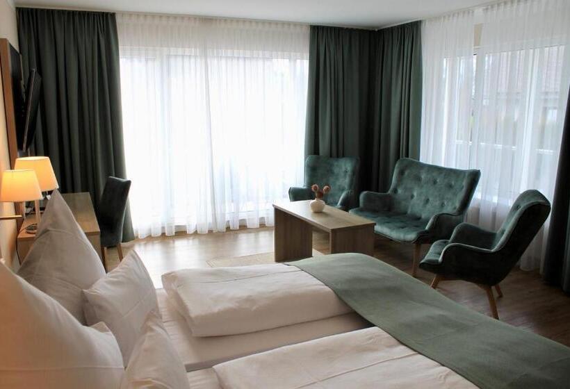 주니어 스위트, Troll S Brauhaus