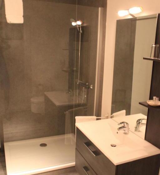 컴포트 룸, Troll S Brauhaus